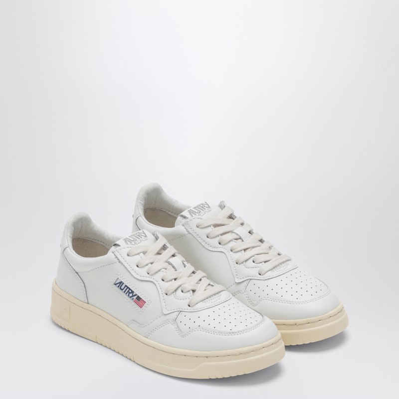 Autry Medalist Low Sneakers In White Leather In White
