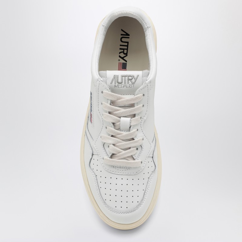 Autry Medalist Low Sneakers In White Leather In White