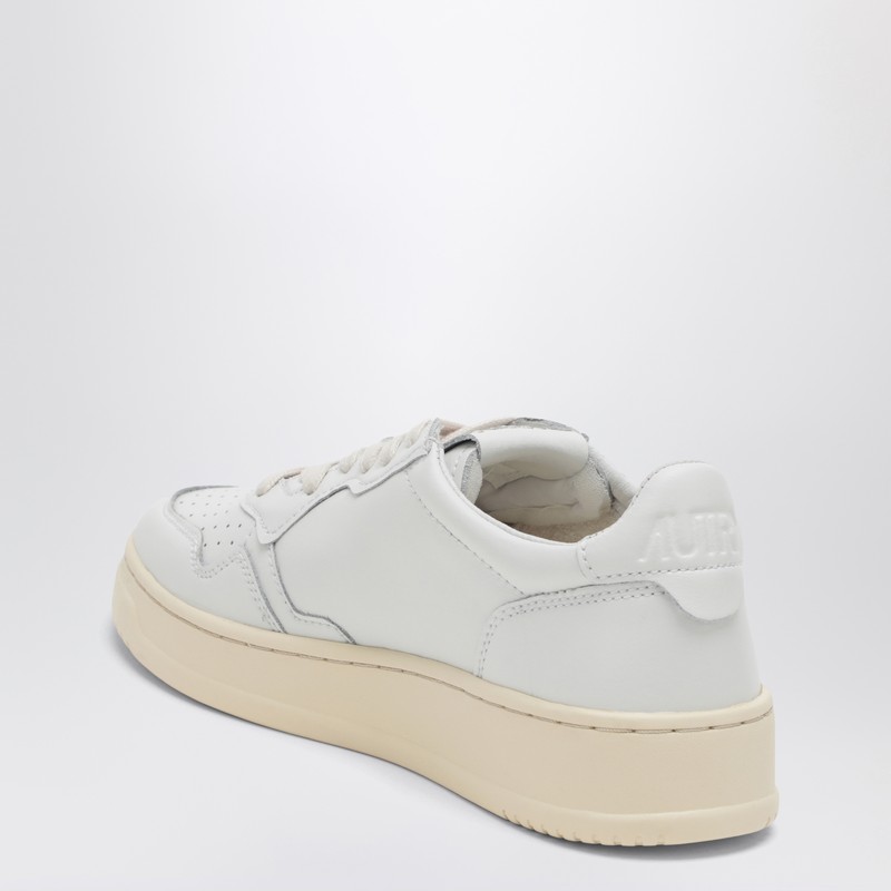 Autry Medalist Low Sneakers In White Leather In White