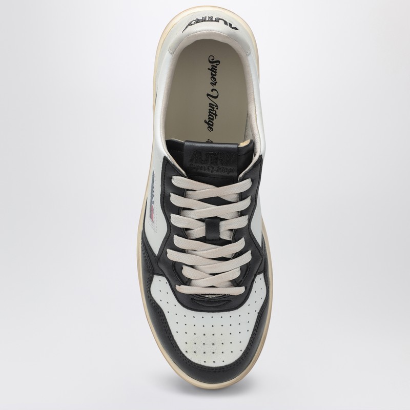 Autry Medalist Low Super Vintage Sneakers
