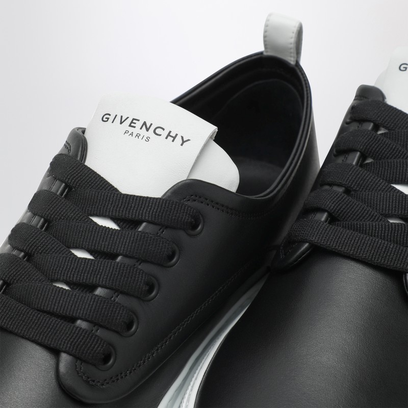 Givenchy New City Sneakers In Black Leather In Black