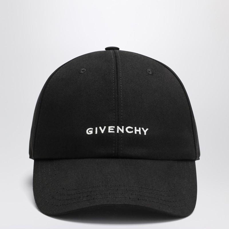 Black baseball cap with logo