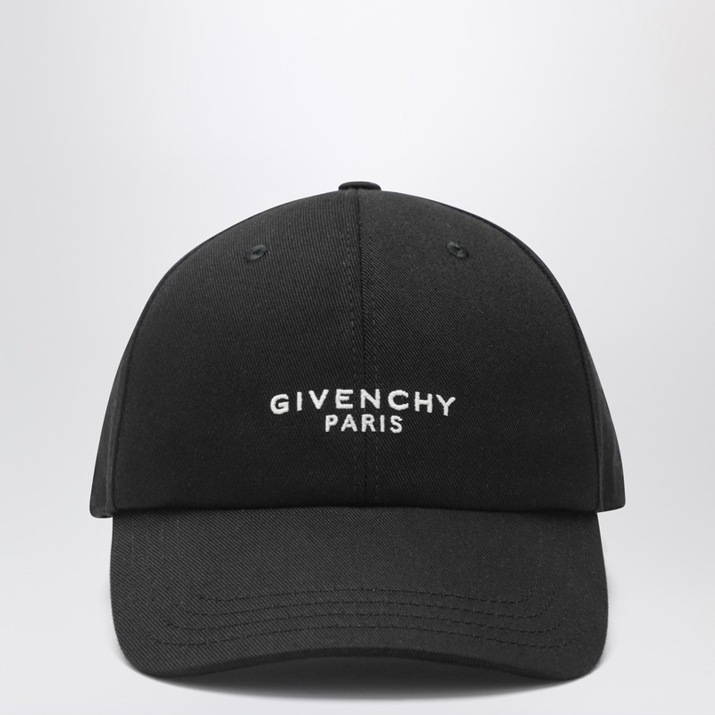 Black baseball cap with logo