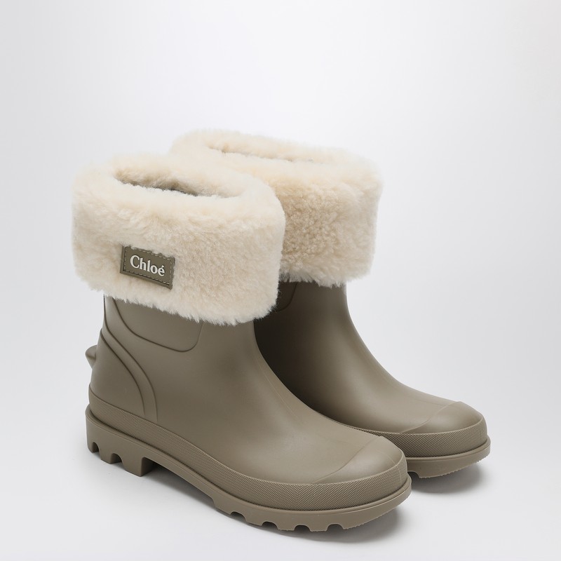 Chloé Taupe Comb Logo-patch Faux-shearling And Rubber Boots Eur 34 / 2 Uk In Green
