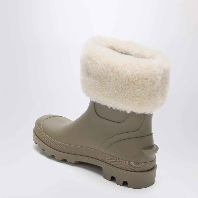 Chloé Taupe Comb Logo-patch Faux-shearling And Rubber Boots&nbsp; Eur 34 / 2 Uk In Green