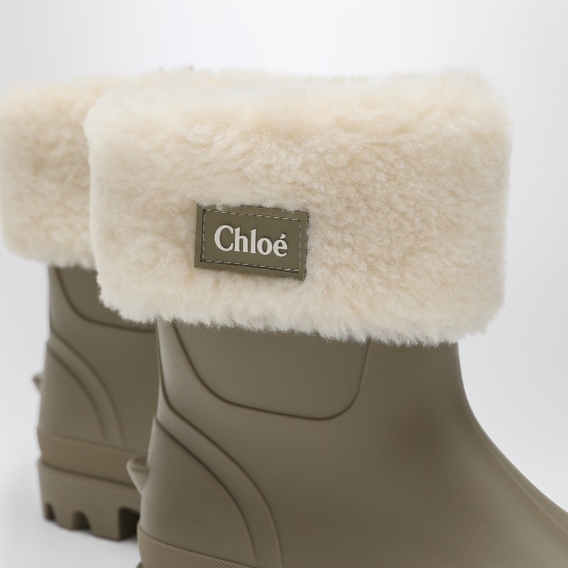 Chloé Taupe Comb Logo-patch Faux-shearling And Rubber Boots Eur 34 / 2 Uk In Green