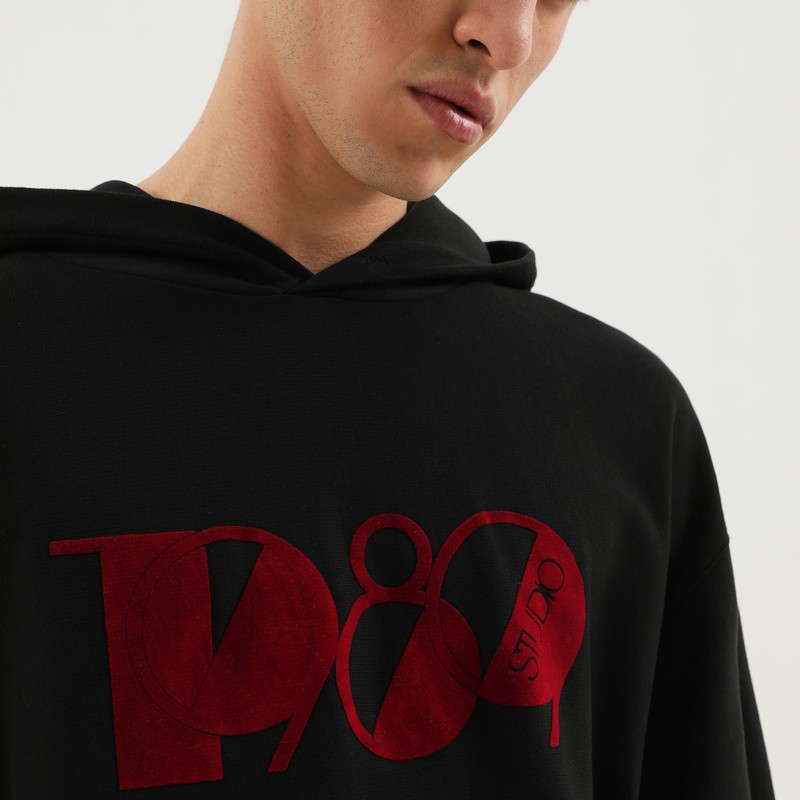 1989 Studio Hooded Sweatshirt Kangaroo Pocket Ribbed Cuffs In Black