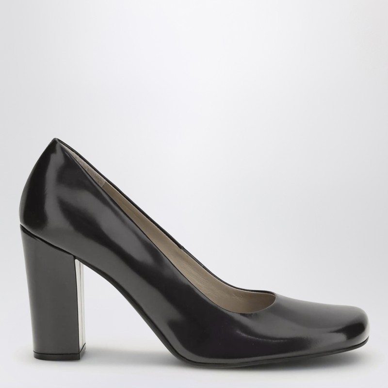 Penelope black pumps