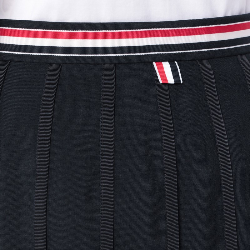 Thom Browne Thom E Women's Ruffled Mini Skirt In Wool Blend In Black