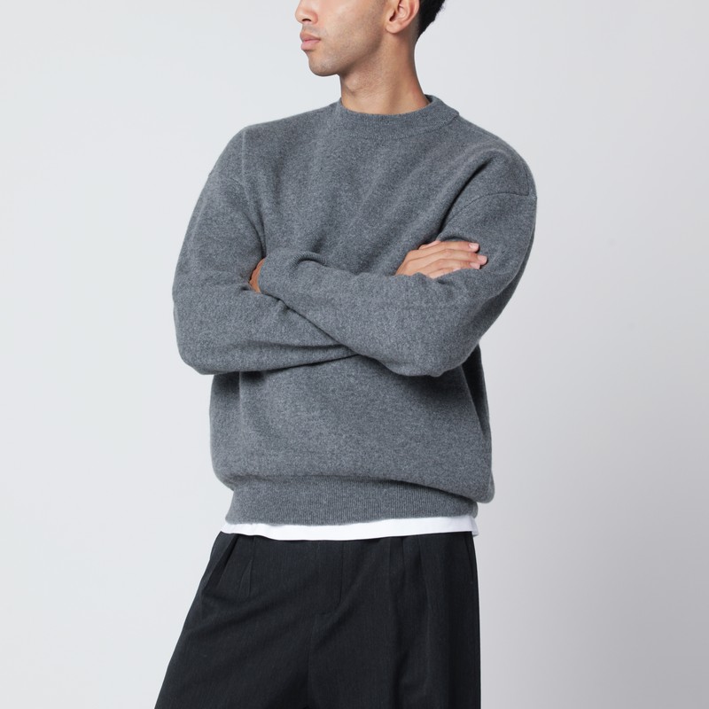 Grey cashmere crewneck sweater