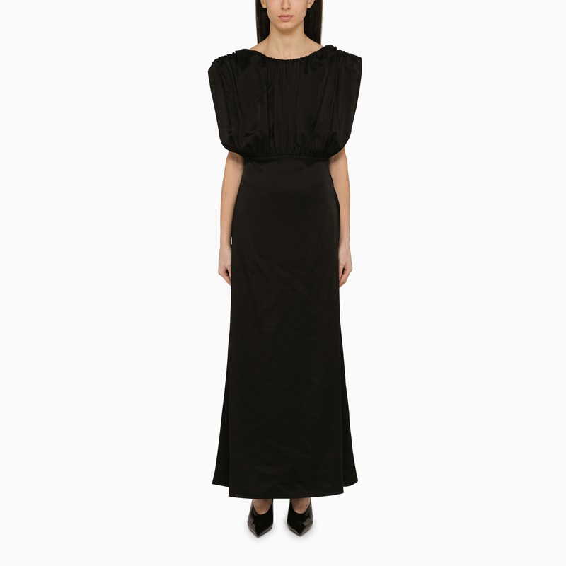 Long dress with black ruffles