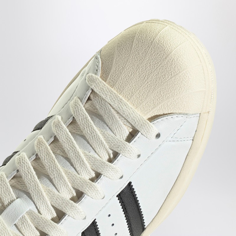 Adidas Originals Superstar Vintage Core White&black/cream White Sneakers In White