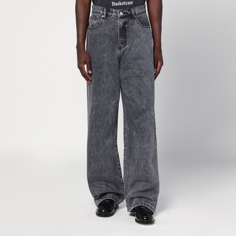 Wide-leg black washed jeans