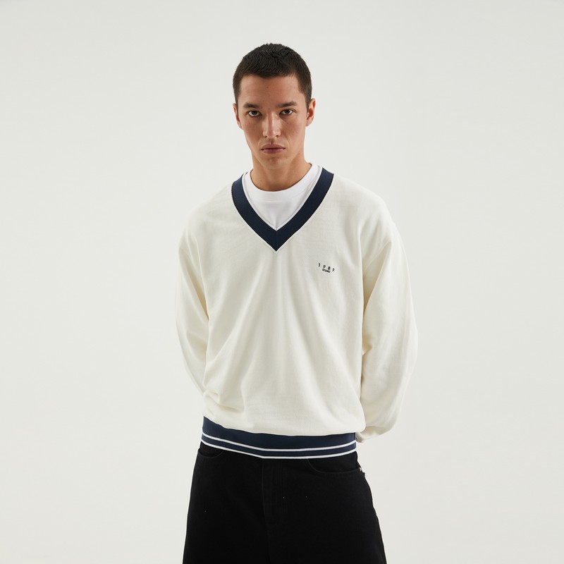 1989 Studio Jp V-neck Sweatshirt In White