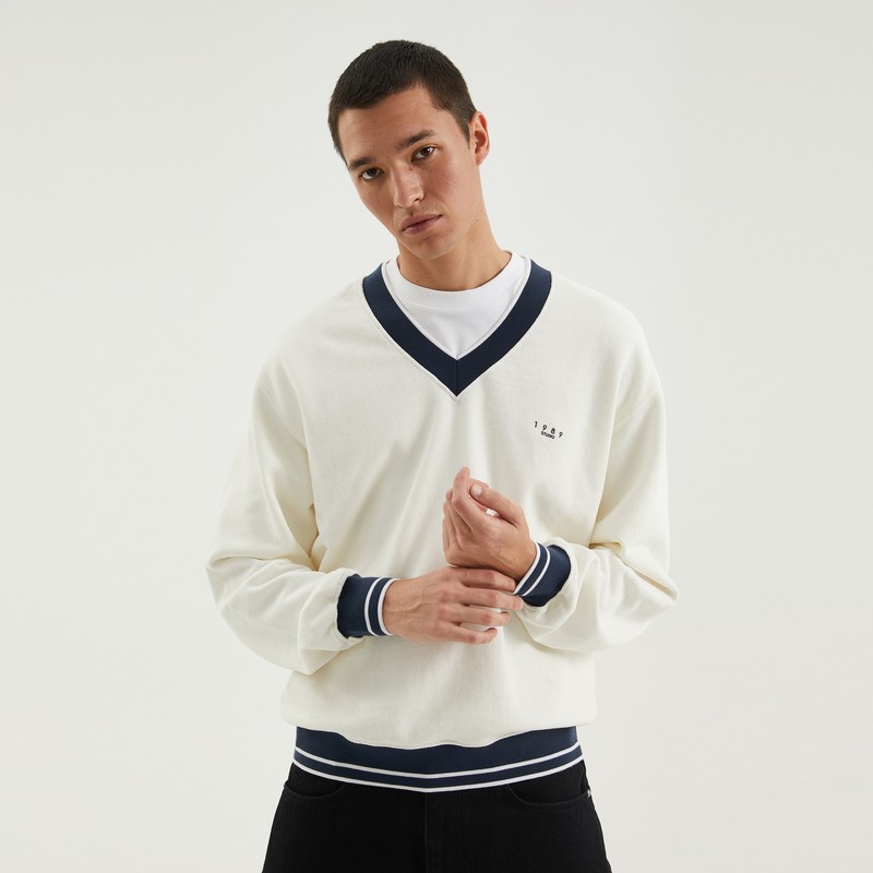 1989 Studio Jp V-neck Sweatshirt In White