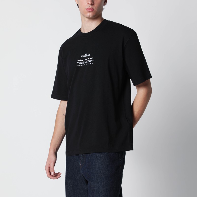Black T-shirt with regular fit