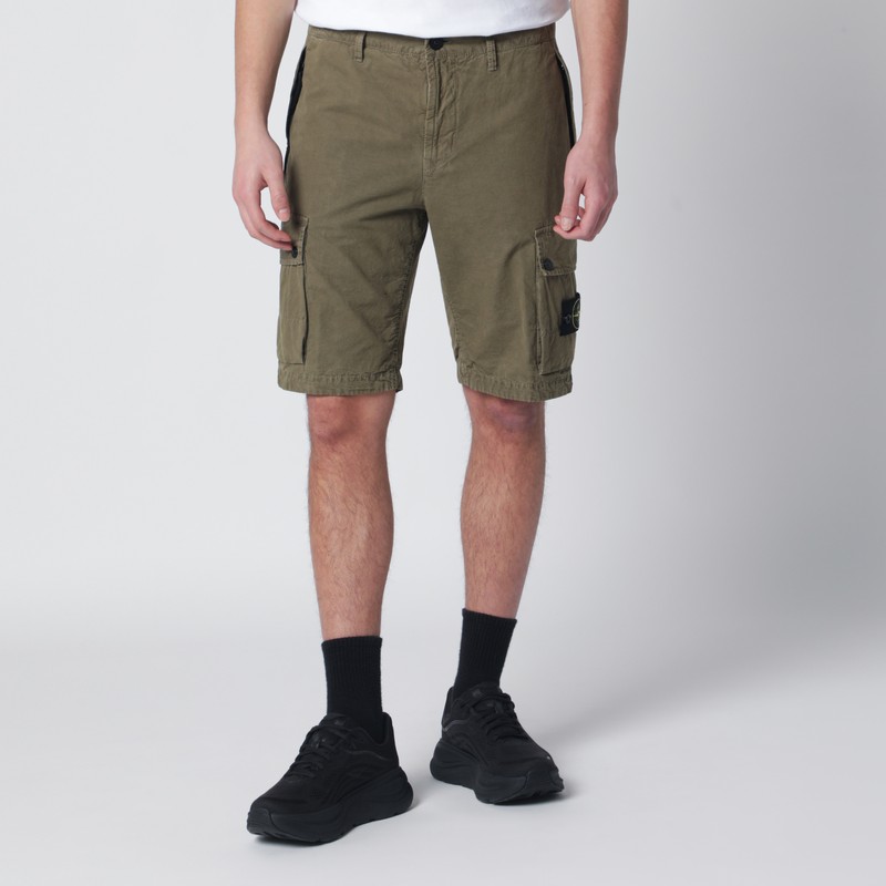 Military green slim-fit cargo bermuda shorts
