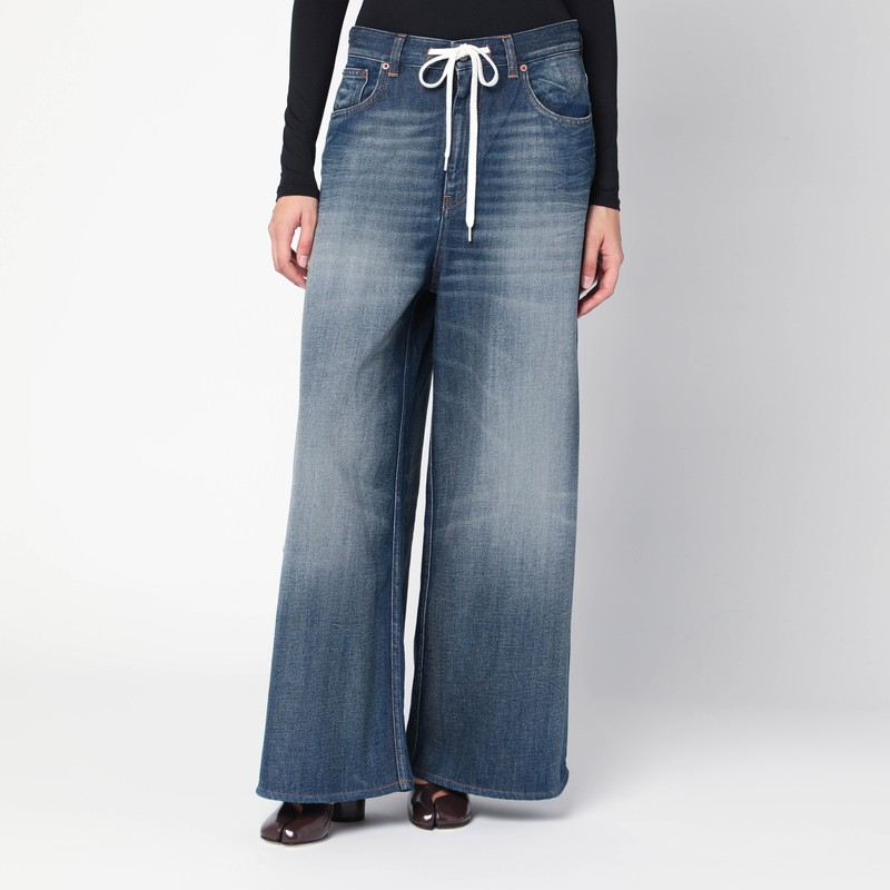 Wide-leg washed blue jeans