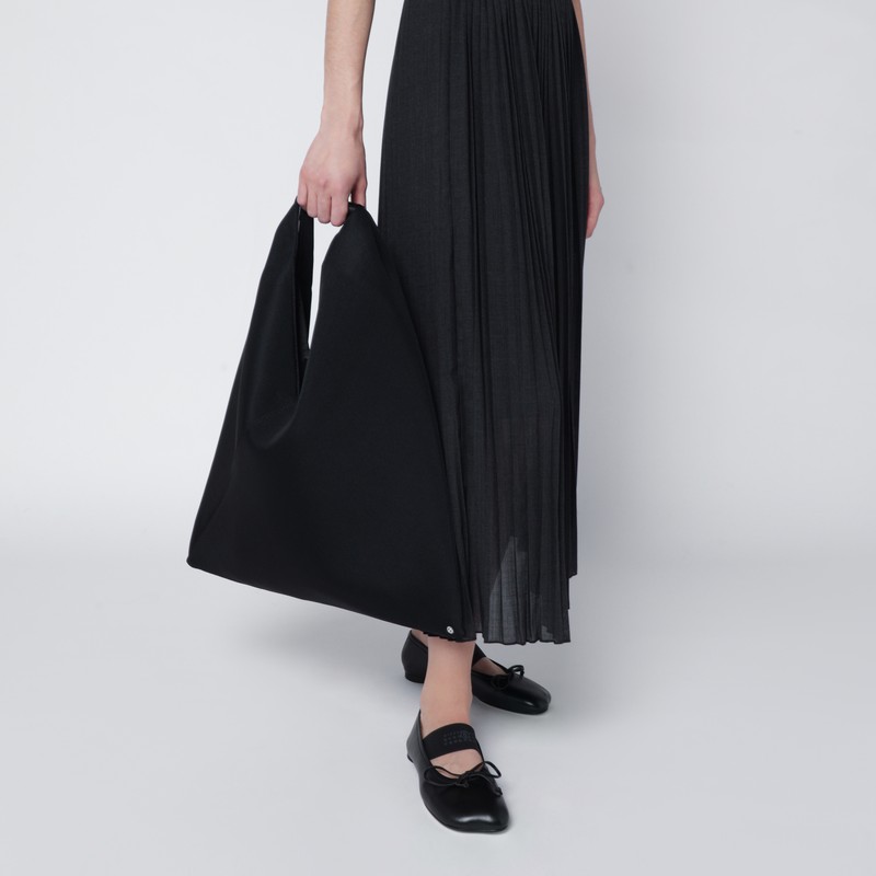 Mm6 Maison Margiela Small Classic Japanese Mesh Shoulder Bag In Black