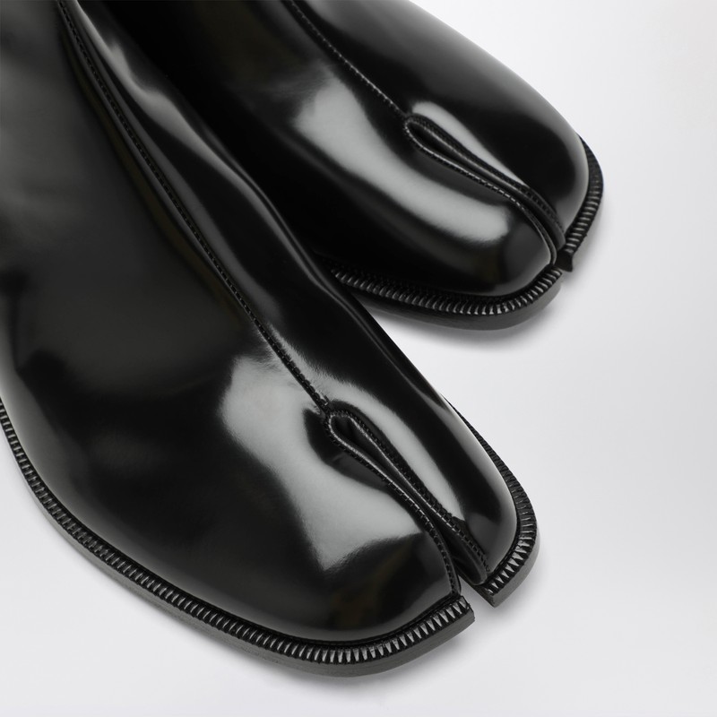 Maison Margiela Tabi Toe Ankle Boots In Black