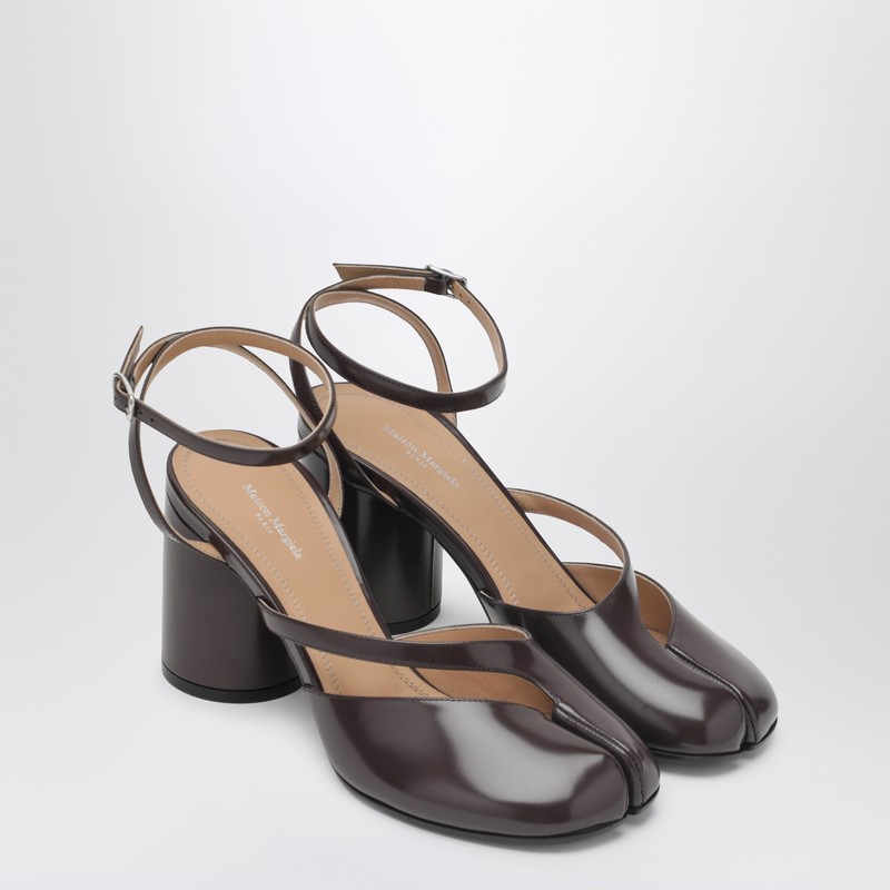 Maison Margiela Brown Tabi Sandals In Brushed Leather In Brown