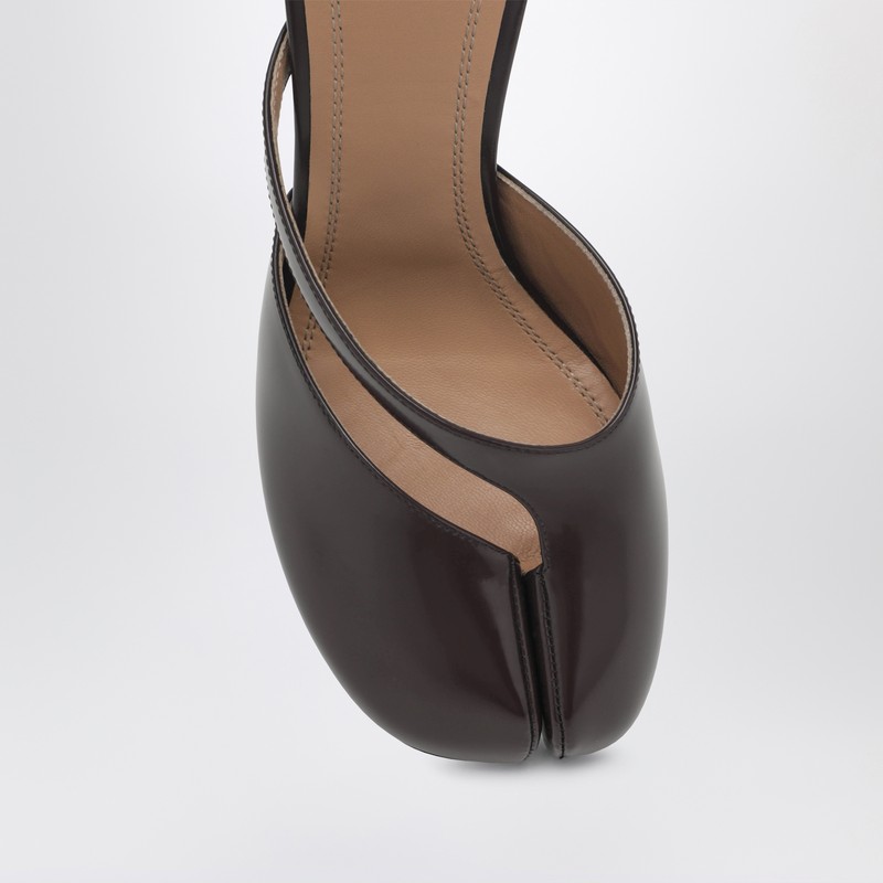Maison Margiela Brown Tabi Sandals In Brushed Leather In Brown