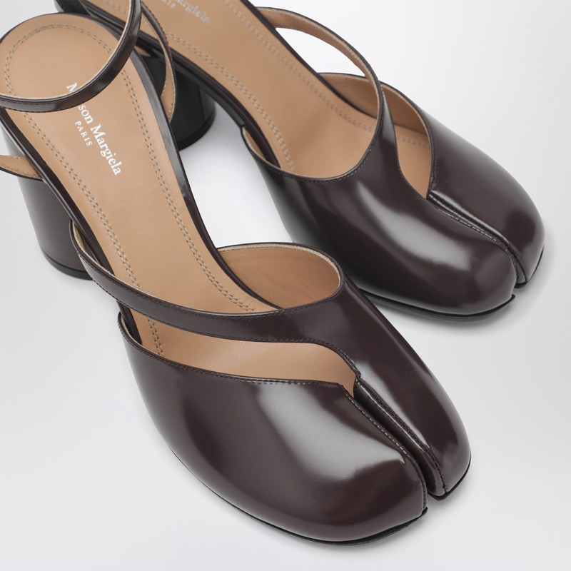 Maison Margiela Brown Tabi Sandals In Brushed Leather In Brown