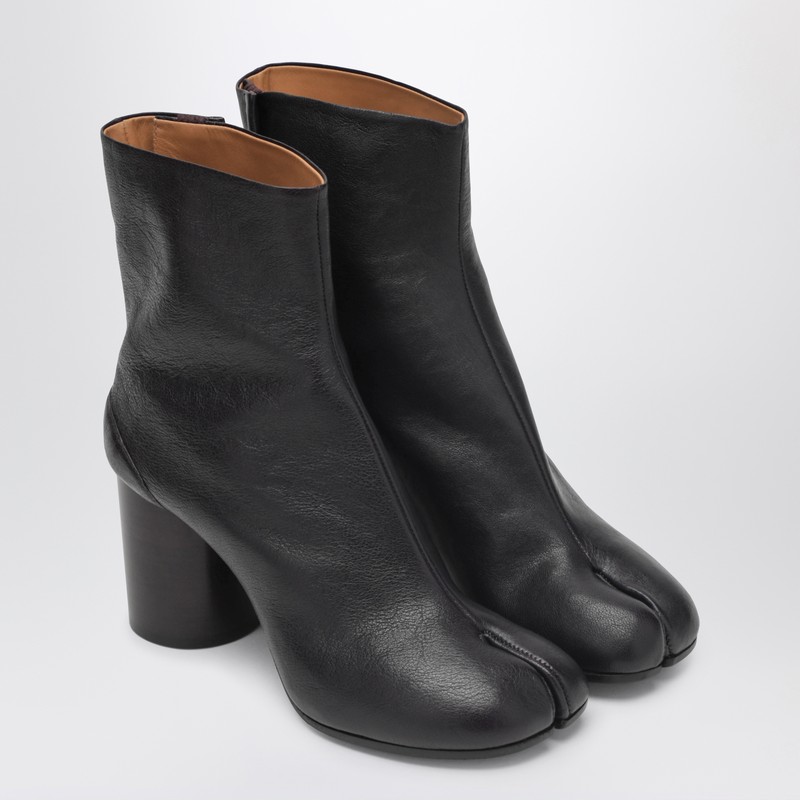 Maison Margiela Plum Coloured Leather Tabi Ankle Boots In Black