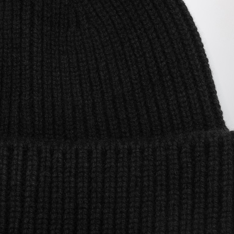 Destin Anthracite Wool And Cashmere Beanie In Black