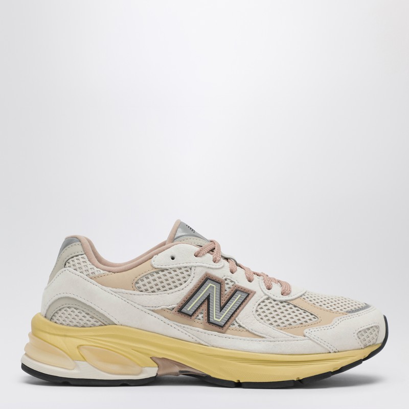 2010 sneaker in Linen/Desert Clay