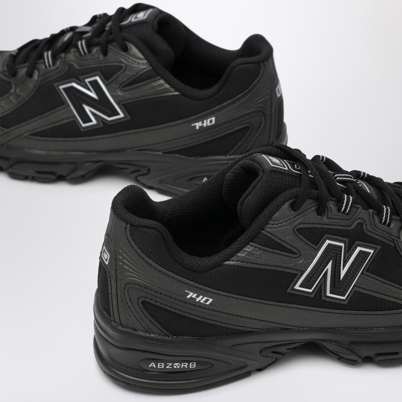 New Balance 740 Black/silver Metallic Sneakers In Black